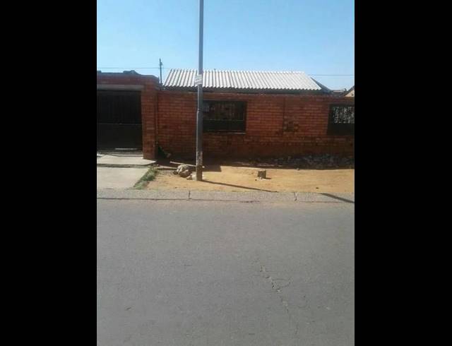 2 BEDROOM HOUSE FOR SALE IN EMDENI